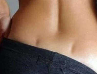 Εσύ ξέρεις τι σημαίνουν αυτά τα λακκάκια στη μέση; Δεν φαντάζεστε πώς συνδέονται με την ερωτική συνεύρεση (φώτο)